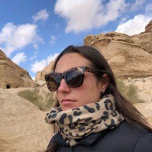 Meet your Posher, Eva